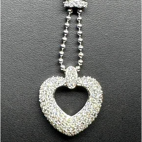 BEAUTIFUL DAZZLING HEART NECKLACE - Picture 2 of 4